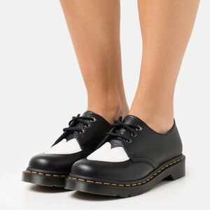 Dr. Martens 1461 Amore Leather Oxford Shoe - Black Heart Patch Sz- 5 US /36 EU